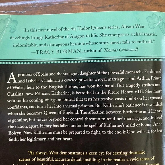 Katherine of Aragon: The True Queen by - Green Cover - Picture 3 of 5